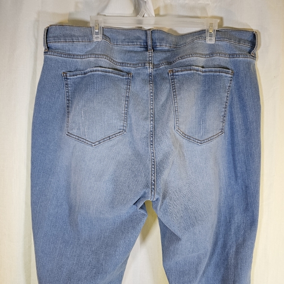 Code Bleu 22W Capri Jeans - Picture 5 of 7